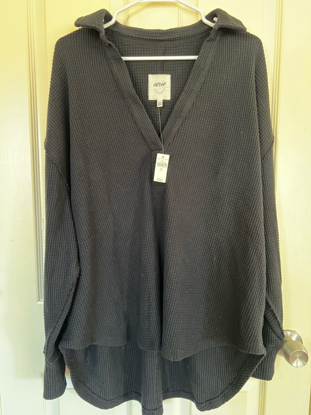 Aerie Waffle Lumberjane Sweatshirt Black V-Neck Oversized Hi-Low Hem Size Large - Picture 8 of 11